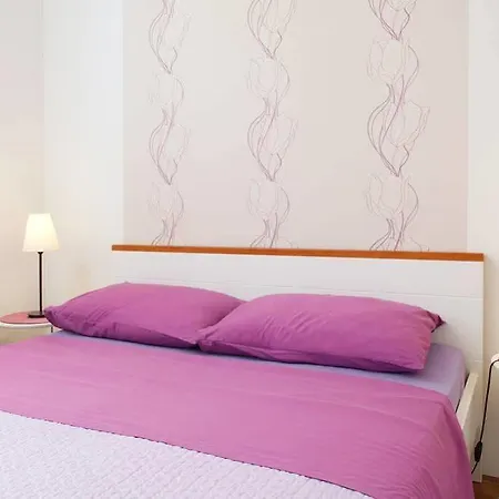 Lucija 3*