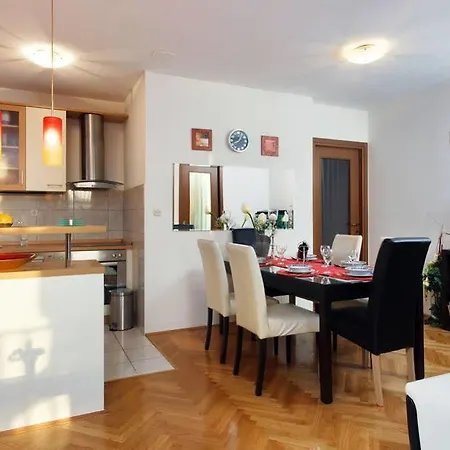 Lucija 3*